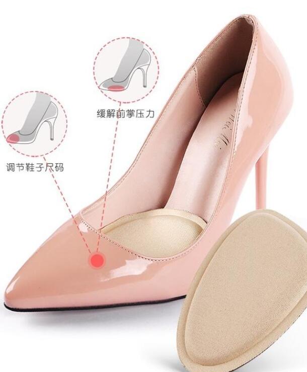 穿高跟鞋搭配丝袜时总是打滑怎么办？